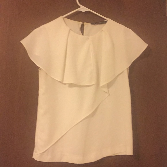 Basic White Top with Ruffle Detail - Picture 2 of 4